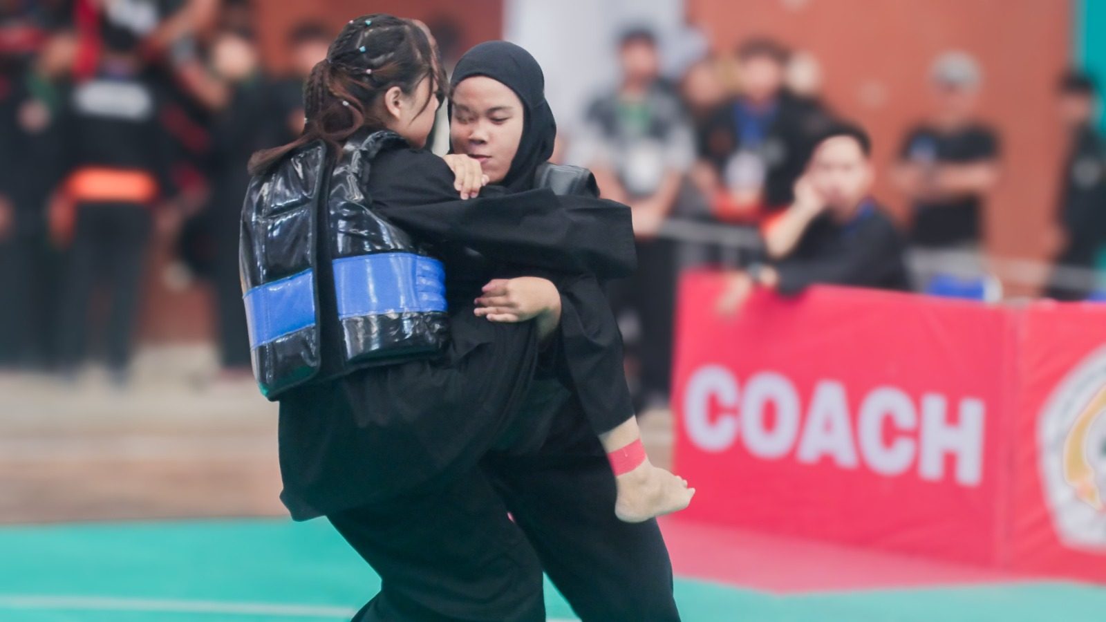 Kuncian dalam laga putri